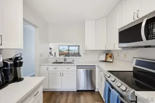 Photo #5: 260006034 Listing