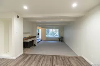 Photo #5: 260006047 Listing