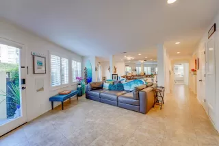 Photo #3: 260006055 Listing