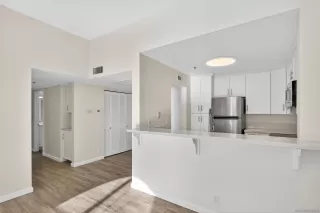 Photo #1: 260006067 Listing