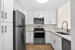 Photo #4: 260006067 Listing