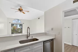 Photo #6: 260006067 Listing