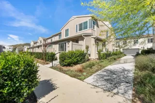 Photo #2: 260006075 Listing