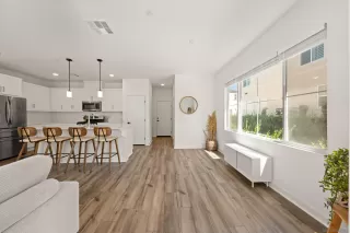 Photo #6: 260006075 Listing