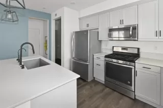 Photo #2: 260006095 Listing