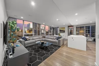 Photo #2: 260006121 Listing