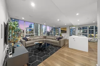 Photo #4: 260006121 Listing