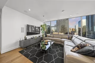 Photo #5: 260006121 Listing