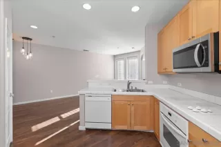 Photo #5: 260006146 Listing 