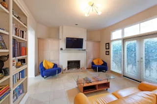 Photo #2: 260006342 Listing