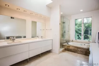 Photo #4: 260006342 Listing