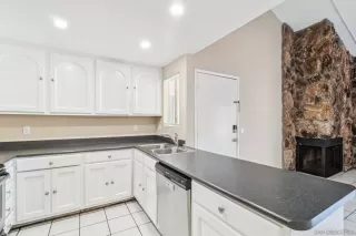 Photo #4: 260006358 Listing 