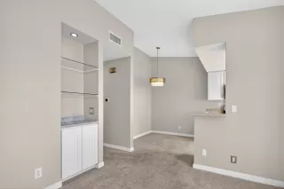 Photo #5: 260006386 Listing 