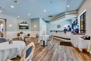 Photo #5: 260006394 Listing 