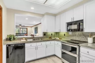 Photo #4: 260006406 Listing 