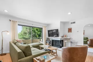 Photo #5: 260006408 Listing 