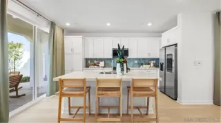 Photo #3: 260006417 Listing 