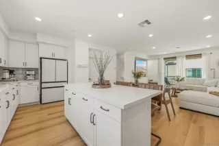 Photo #4: 260006431 Listing 