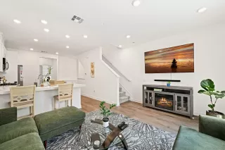 Photo #1: 260006446 Listing 