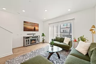 Photo #2: 260006446 Listing 