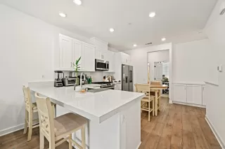 Photo #5: 260006446 Listing 