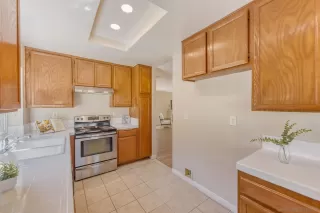 Photo #2: 260006456 Listing 