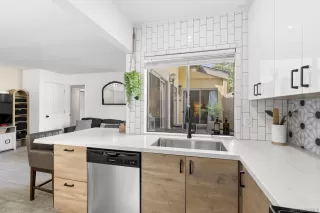 Photo #4: 260006482 Listing 