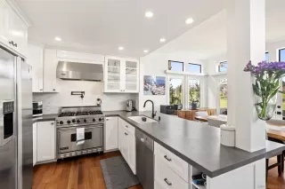 Photo #5: 260006499 Listing 