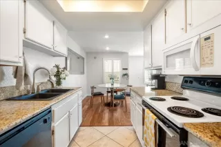 Photo #4: 260006602 Listing 