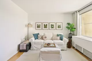 Photo #2: 260006631 Listing 