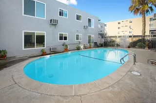 Photo #4: 260006638 Listing 