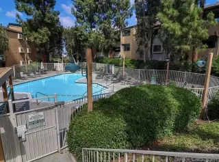 Photo #2: 260006644 Listing 