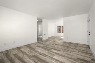 Photo #3: 260006655 Listing