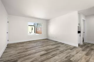 Photo #5: 260006655 Listing