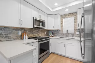 Photo #5: 260006673 Listing