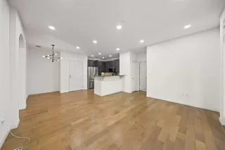 Photo #1: 260006723 Listing