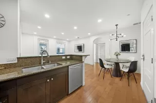 Photo #3: 260006723 Listing