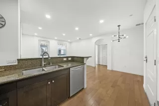 Photo #4: 260006723 Listing