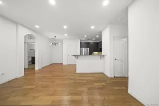 Photo #6: 260006723 Listing