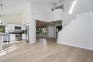 Photo #3: 260006730 Listing