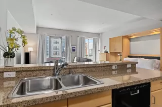 Photo #6: 260006734 Listing