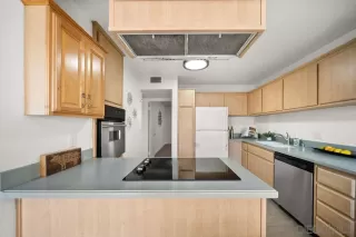 Photo #6: 260006807 Listing 