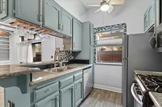 Photo #4: 260006872 Listing 