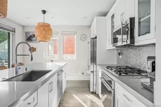 Photo #4: 260006922 Listing 