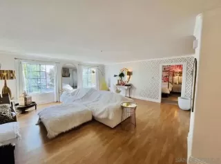 Photo #2: 260006976 Listing 