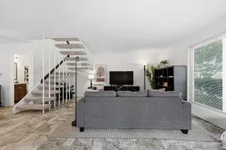 Photo #4: 260006982 Listing