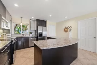 Photo #4: 260007022 Listing 