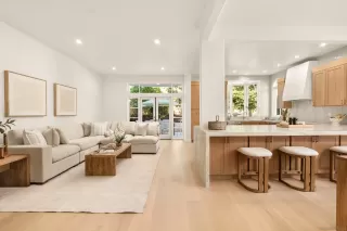 Photo #2: 260007044 Listing