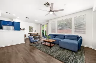 Photo #2: 260007072 Listing