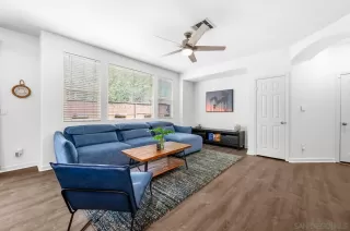 Photo #3: 260007072 Listing